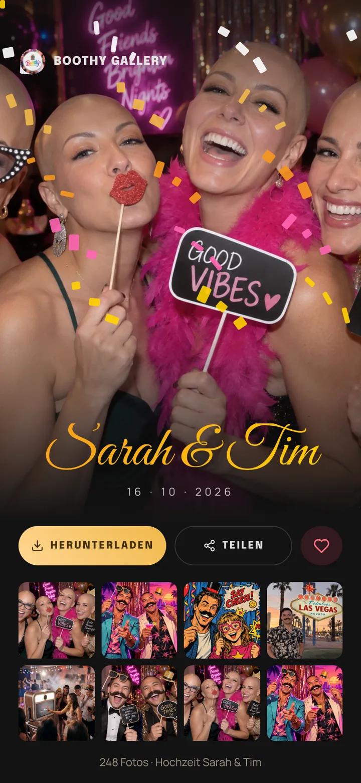 Das glückliche Brautpaar schaut sich die Fotos seiner Hochzeit an